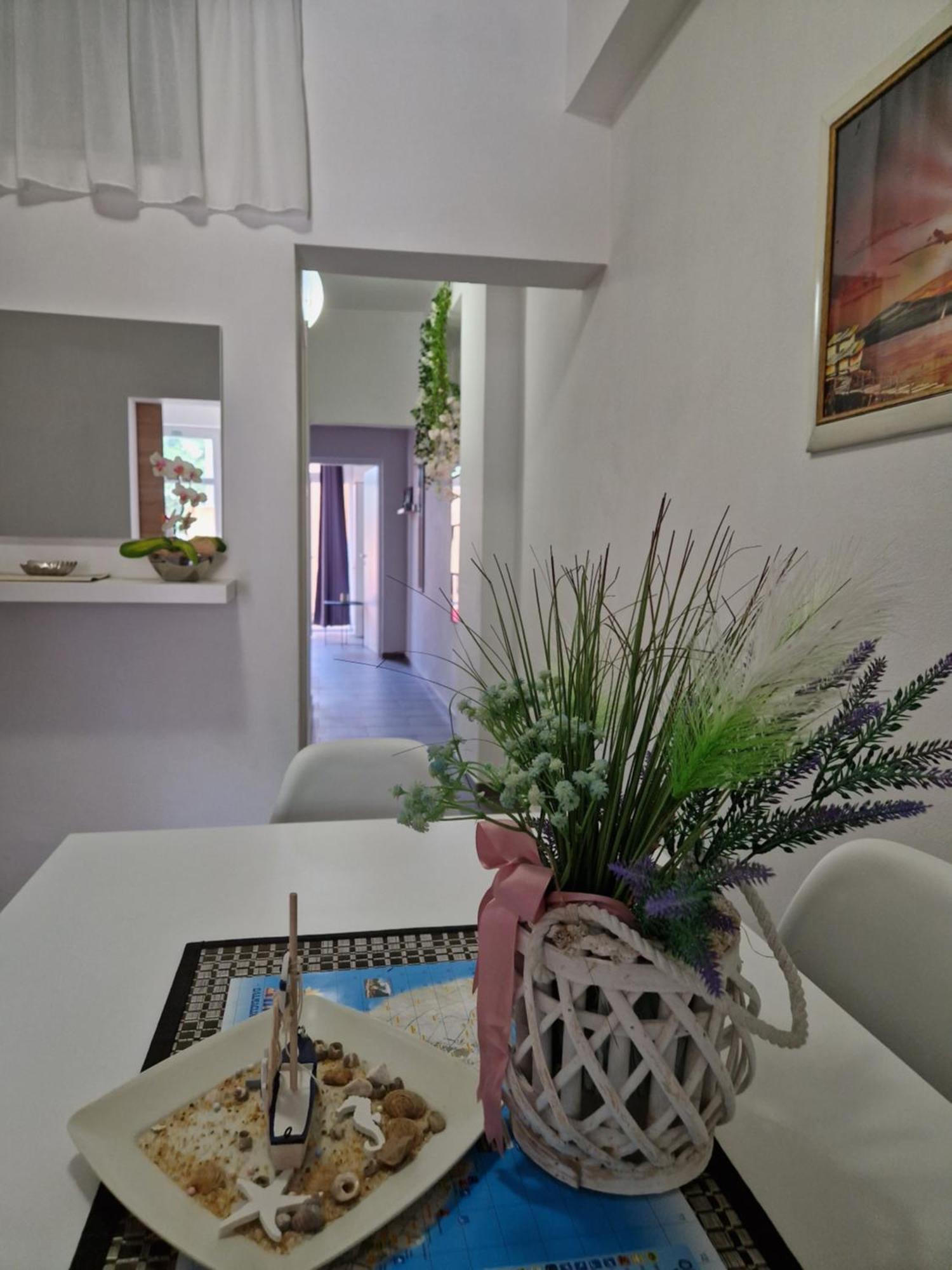 Aurelia Apartments, Apartman *