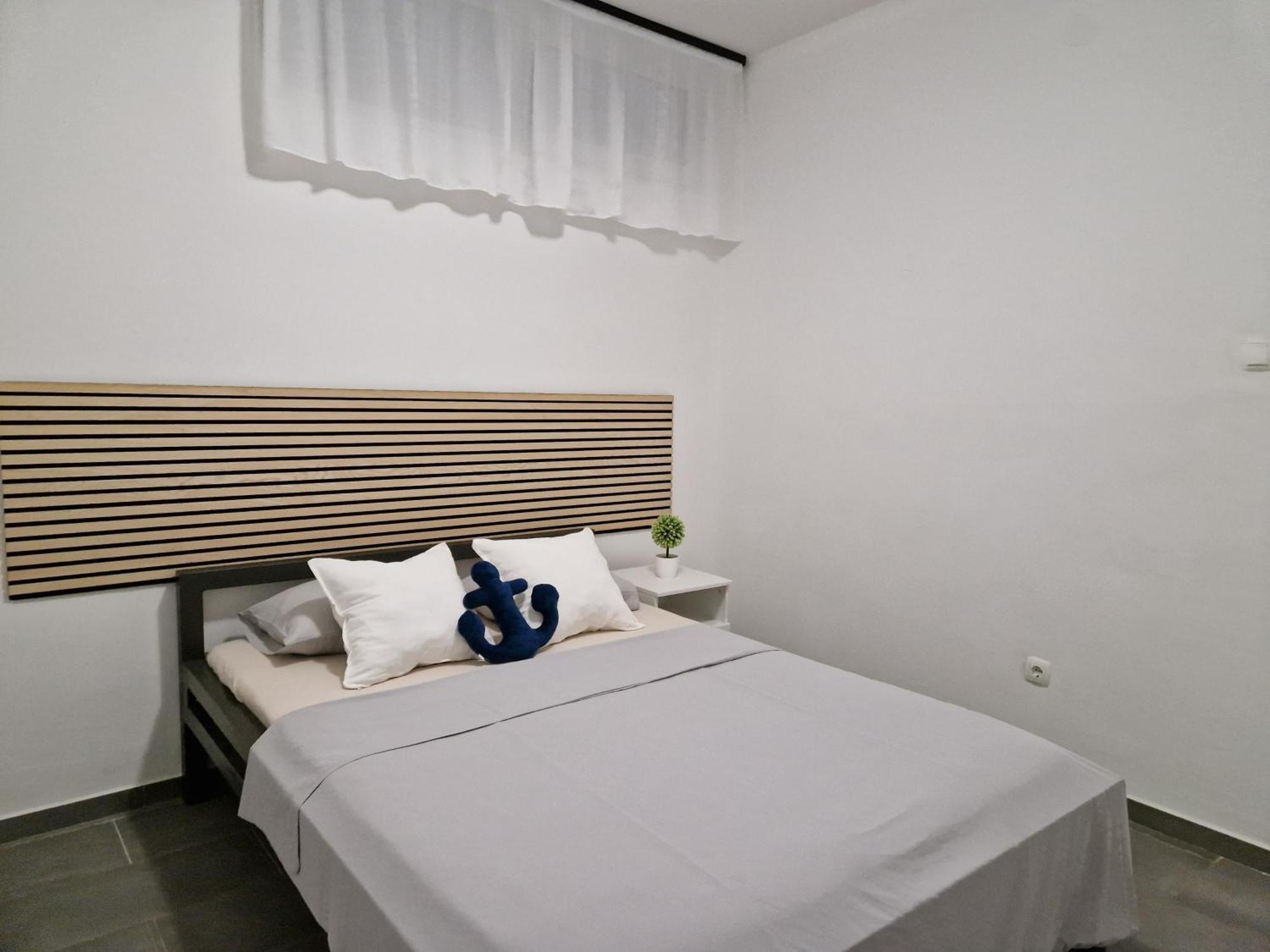 Aurelia Apartments,