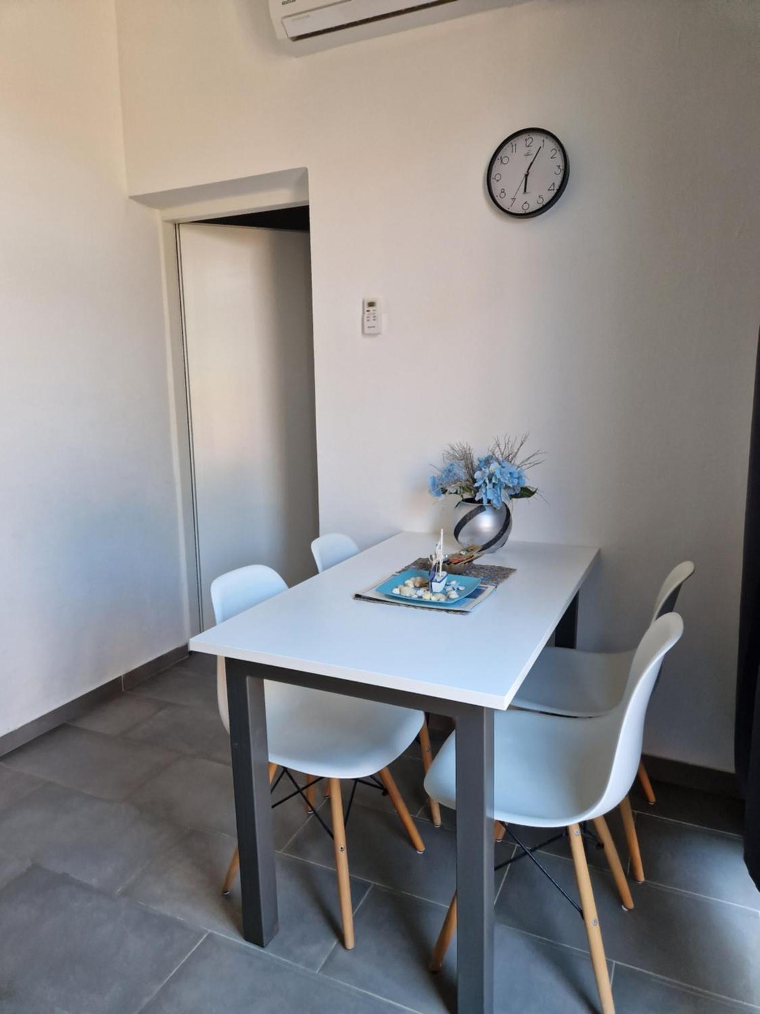 Apartman Aurelia Apartments, Vir