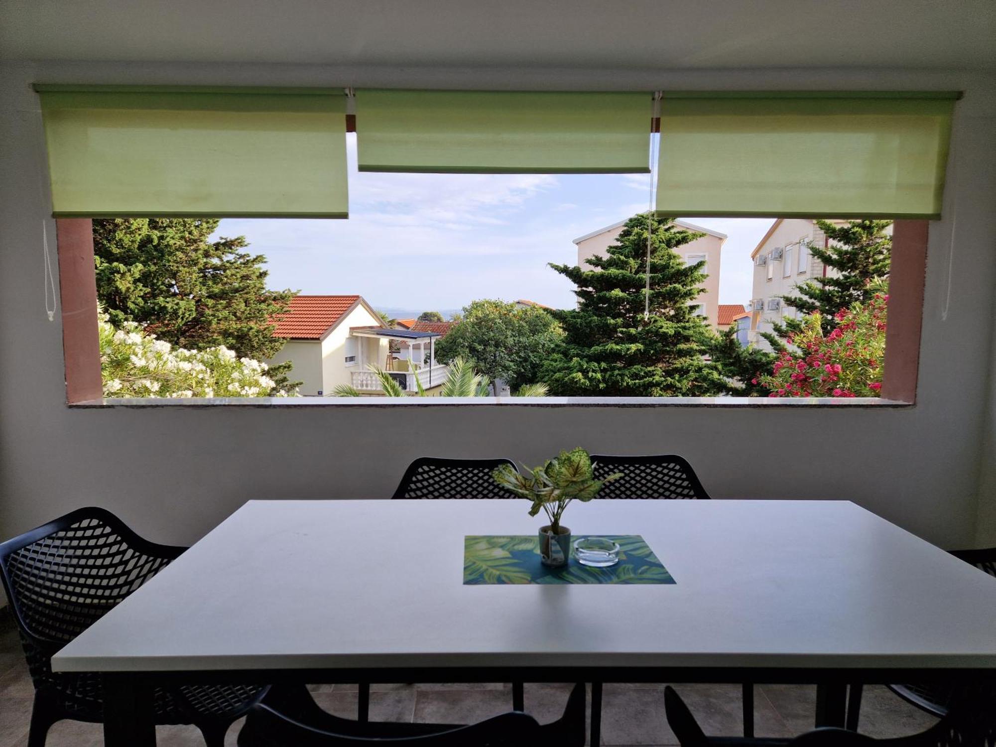 Apartman Aurelia Apartments, Vir