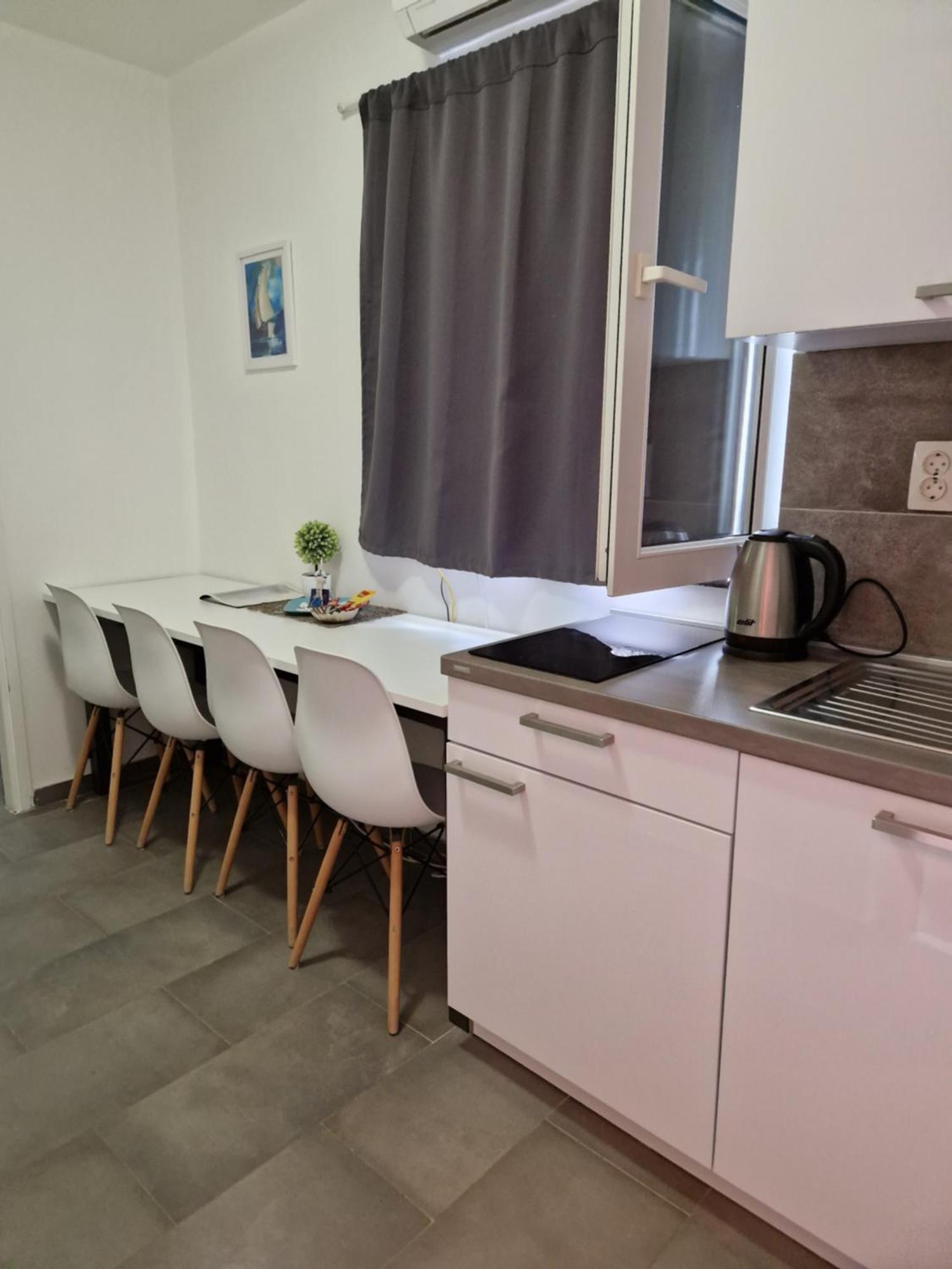 Aurelia Apartments, Apartman *