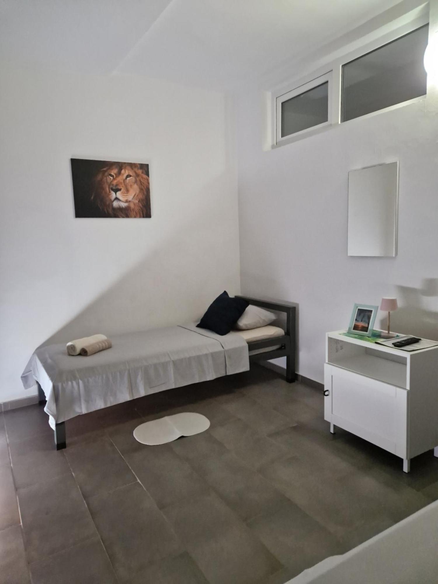 Aurelia Apartments, * Vir
