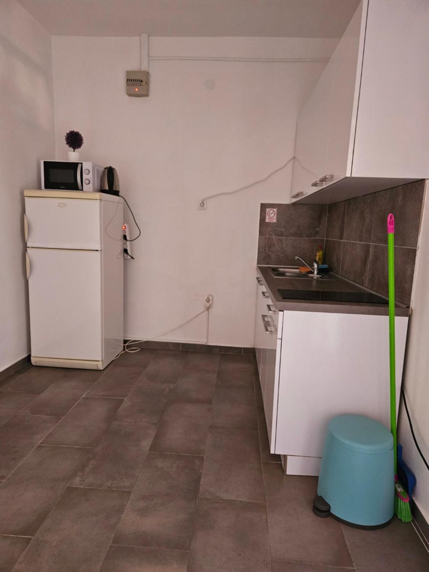 Aurelia Apartments, Apartma Vir