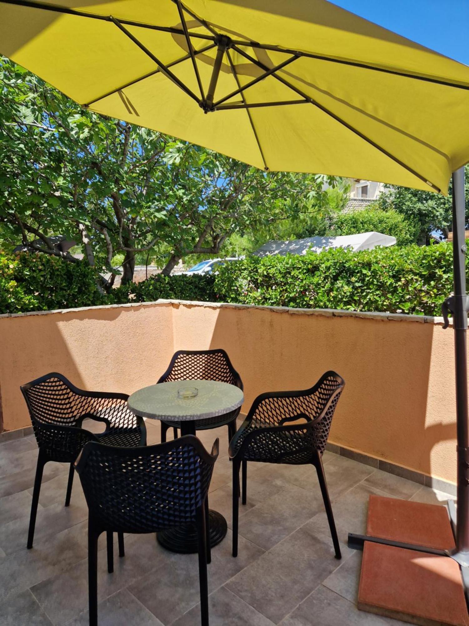 Aurelia Apartments, Apartma *