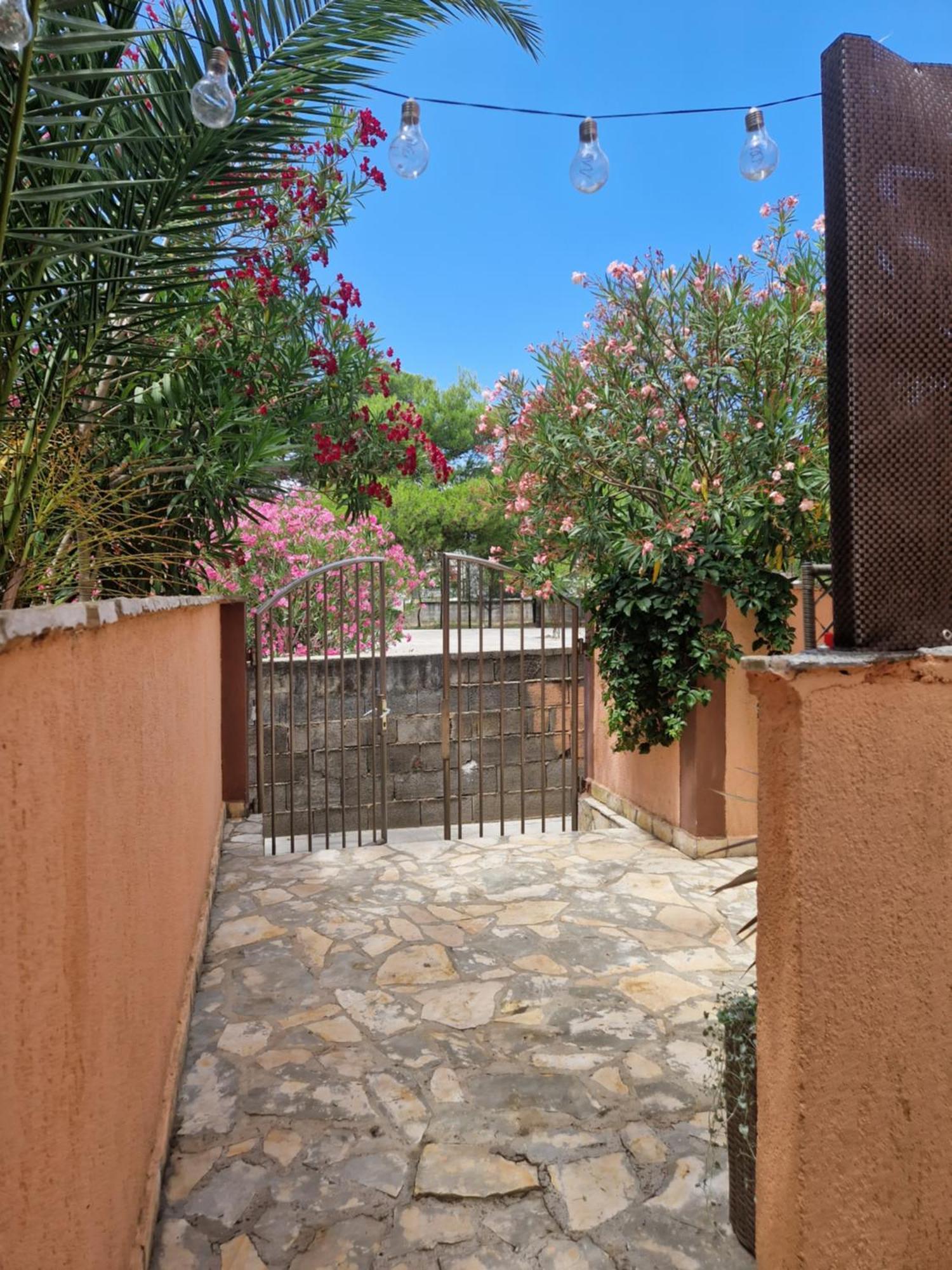 Aurelia Apartments,